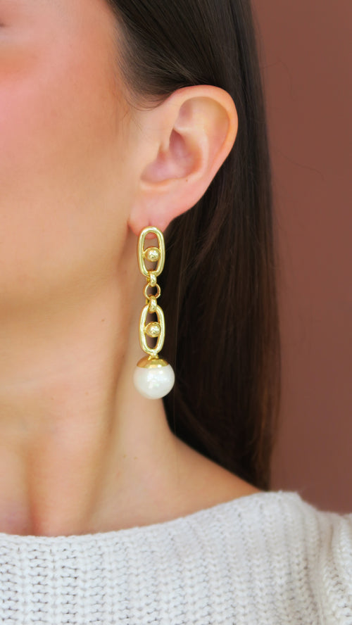 Linked Pearl Drops