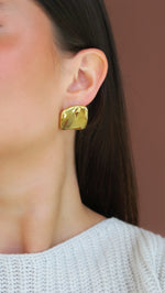 Maeve Studs