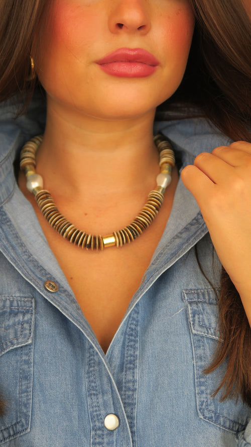 Capri Pearl Collar - Brown Wood