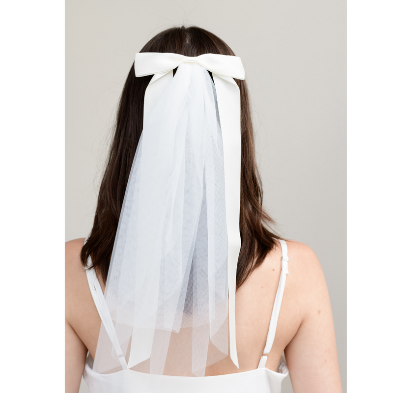 Delicate Long Bow Veil