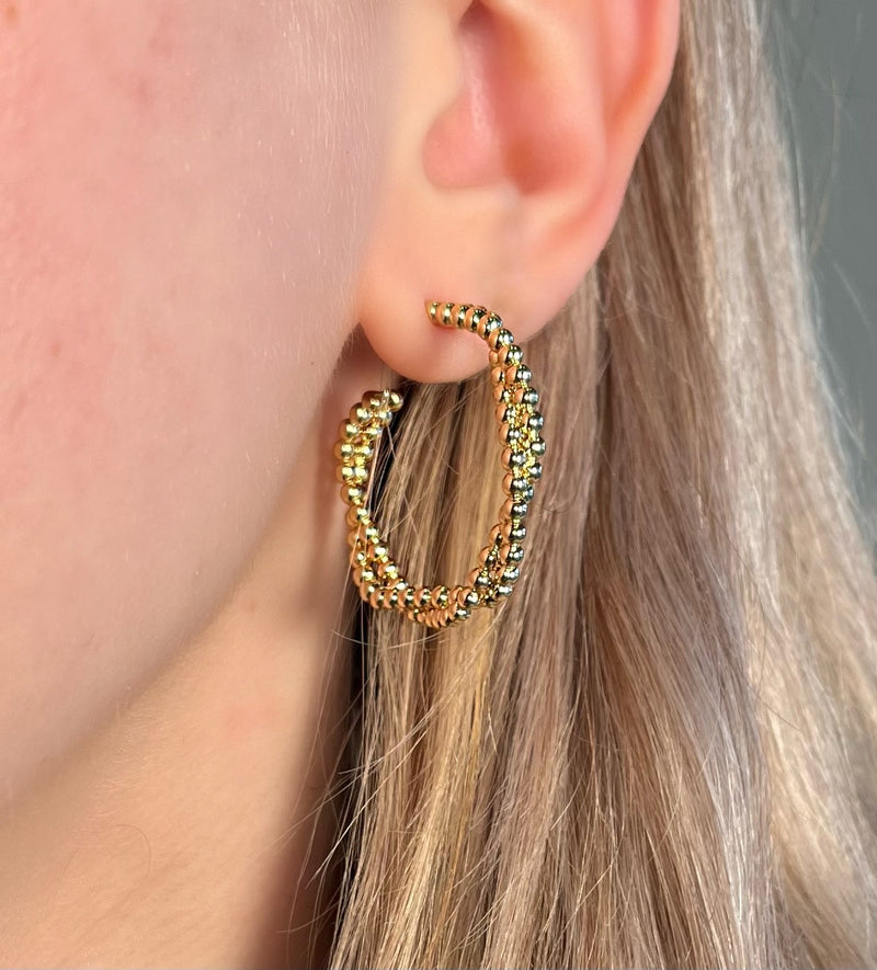 Thin Twisted Hoop